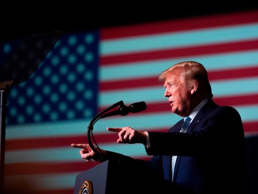 Trump advierte a Teherán de que si ataca a EEUU tiene 52 sitios iraníes en el punto de mira