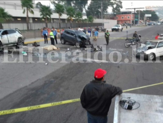 Dos muertos y varios heridos deja accidente frente al Banco Central de Honduras (BCH)