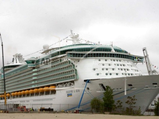 Bebé de Indiana muere al caer de crucero en Puerto Rico