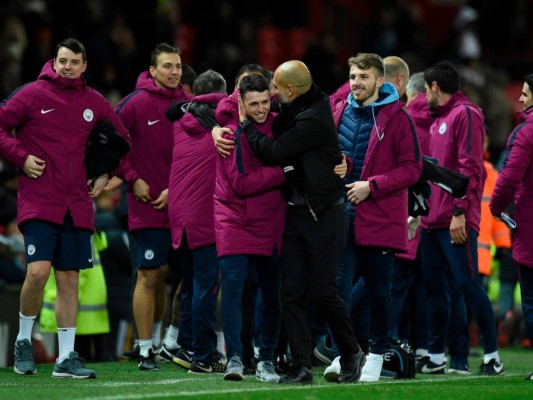 El City da un golpe al United con goles de Silva y Otamendi