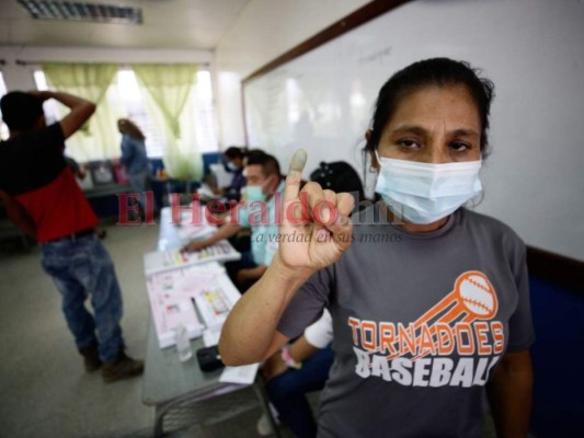 Con un nuevo sistema y con nueva identidad: así se desarrollan las elecciones en Honduras