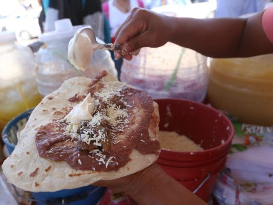 Frituras,mango verde y horchata conquistan el paladar de los estudiantes de la UNAH