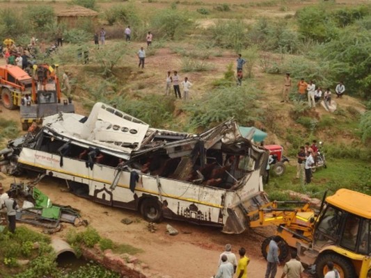 Al menos 29 muertos por conductor que se durmió al volante en India&nbsp;