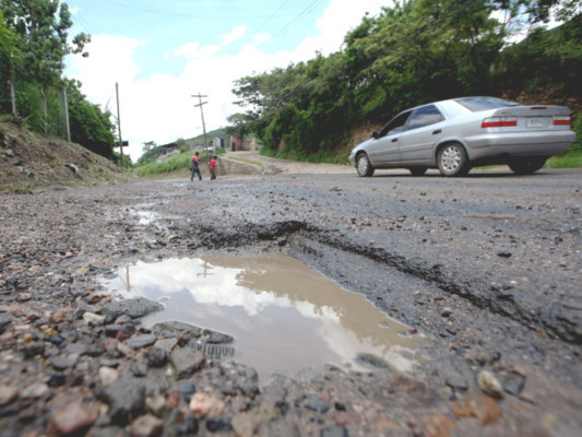 Ministro de Soptravi promete reparar la carretera del sur