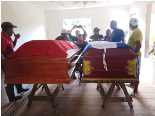 Sepultan restos de comunicador social y a su esposa asesinados en Puerto Lempira (FOTOS)