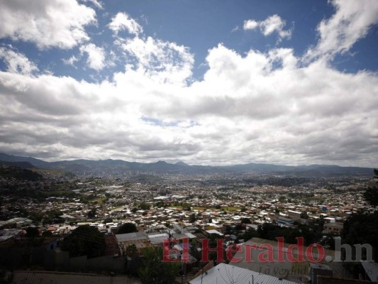 Bajan niveles de alerta en Honduras tras degradación del huracán Delta