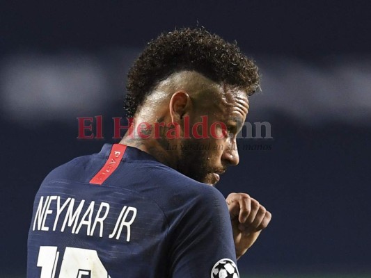 Neymar y otros dos futbolistas del PSG, positivos por coronavirus