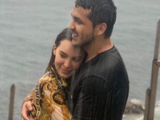 Christian Nodal defiende a Belinda: 'Es la mujer que yo amo'