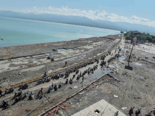 Sube a 43 la cifra de muertos por tsunami en Indonesia &nbsp;&nbsp;
