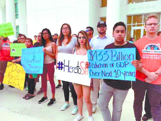 Soñadores en Estados Unidos quedan en manos de congresistas luego de cancelación del DACA