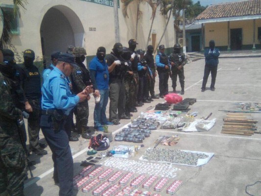 Decomisan fuerte suma de dinero, cigarros y aguardiente en centro penal de Santa Rosa de Copán