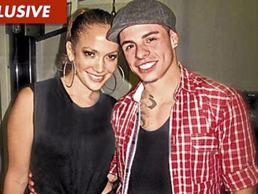 JLo habría encontrado el amor sobre escenarios