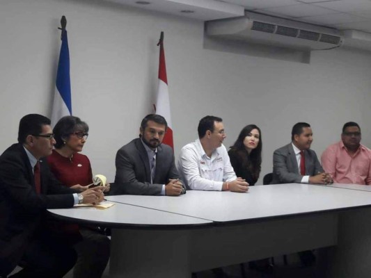 Tres exdiputados del Partido Anticorrupción se suman al Partido Liberal