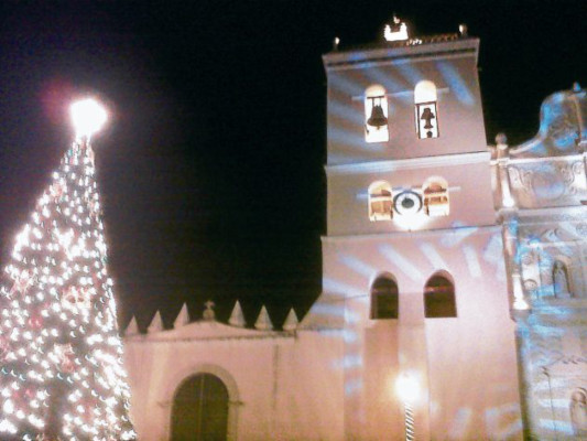 Belleza, esplendor y doce campanadas para recibir el 2012
