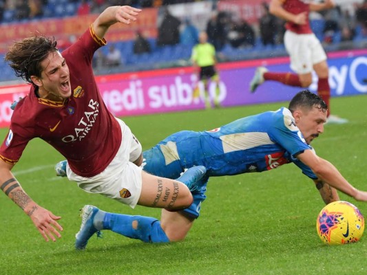 La Roma vence 2-1 al Nápoles y se sube al podio&nbsp;