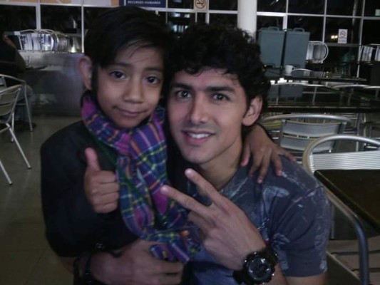 FOTOS: Así luce Maradonio, el hijo poeta de la Familia P. Luche