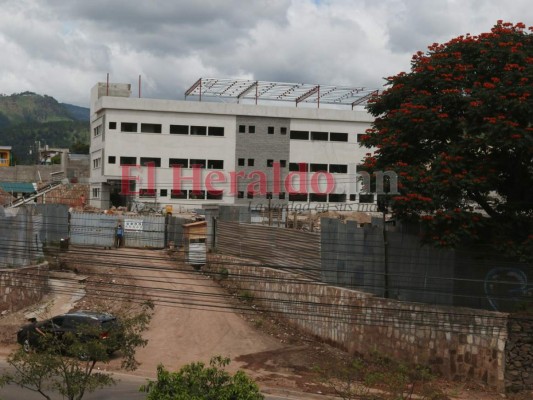 Un 54% avanzan obras de moderno edificio de Dirección de Prevención