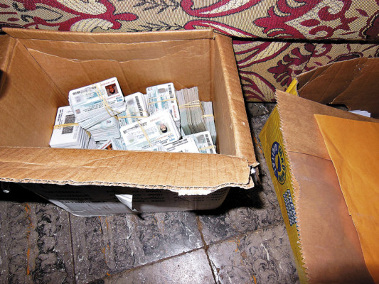 Fiscalía entrega parte de cédulas decomisadas