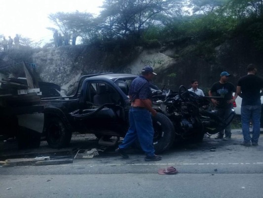 Múltiple colisión en carretera a Olancho deja un muerto y varios heridos