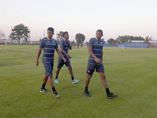 Trato especial para 'Buba', Elis y Lozano antes de enfrentar a Nigeria&nbsp;&nbsp;