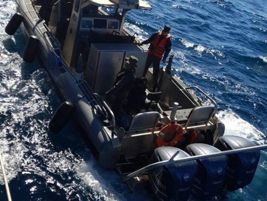 Por mar y aire: Así fue la angustiante evacuación en Guanaja tras el incendio  