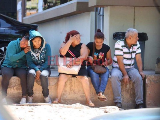 Retiran cuerpos de primos asesinados en la colonia Los Pinos de la capital