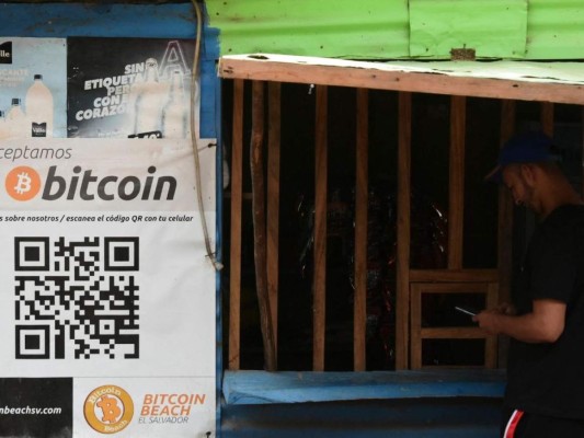 Playa de El Zonte se convierte en epicentro del bitcóin en El Salvador