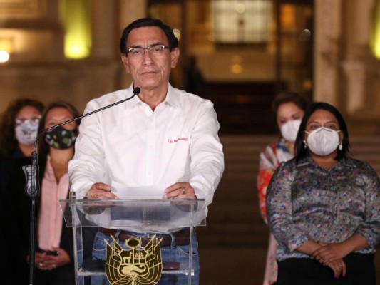 Martín Vizcarra no podría salir del país por 18 meses por investigación&nbsp;&nbsp;