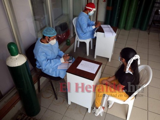 Como al principio, triajes siguen llenos a un año de la llegada del coronavirus a Honduras