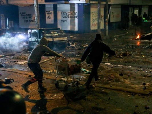 Lo que sabemos de las violentas protestas en Colombia