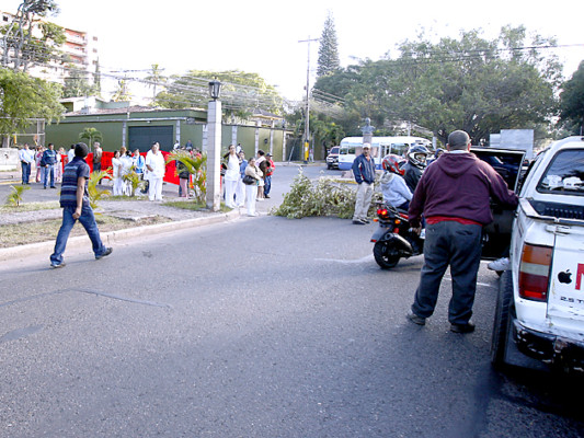 Empleados de Salud exigen pago de salarios atrasados