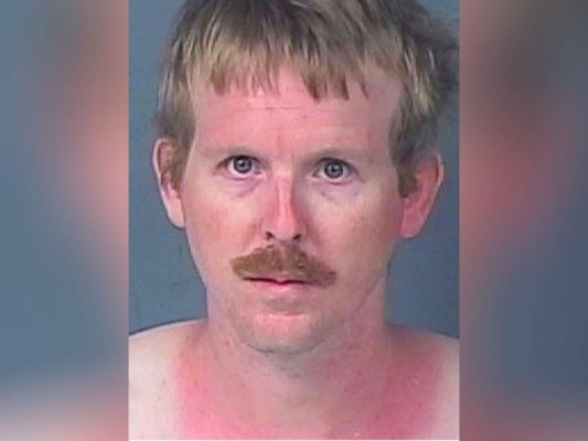 Encuentran a un hombre 'viviendo' casi dos meses en el armario de una menor en Estados Unidos