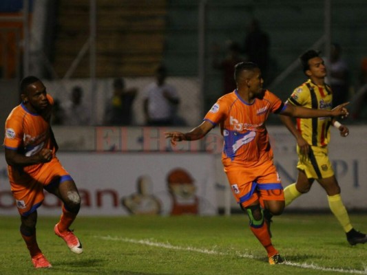 Lobos UPNFM mantiene partenidad sobre el Real España tras empatar 2-2 en el Nacional