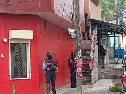 Al menos 11 detenidos en allanamientos contra trata de personas y tráfico de drogas en la capital (Fotos)