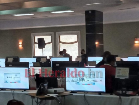 Sin datos oficiales y hermetismo en el centro de cómputo del CNE