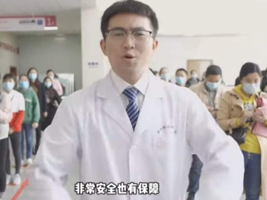 China lanza un rap a favor de la vacunación para convencer a escépticos