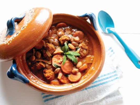 ¿Cómo hacer un delicioso estofado de frijoles hondureño?