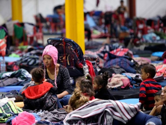 Caravana migrantes espera encerrada en una vieja maquila en la frontera Mexico-EEUU&nbsp;&nbsp;