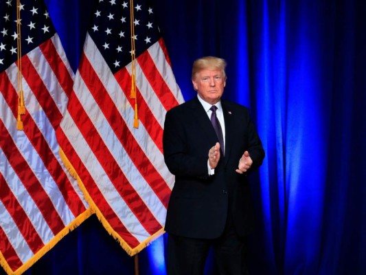 Trump celebra su promesa cumplida: reducir los impuestos