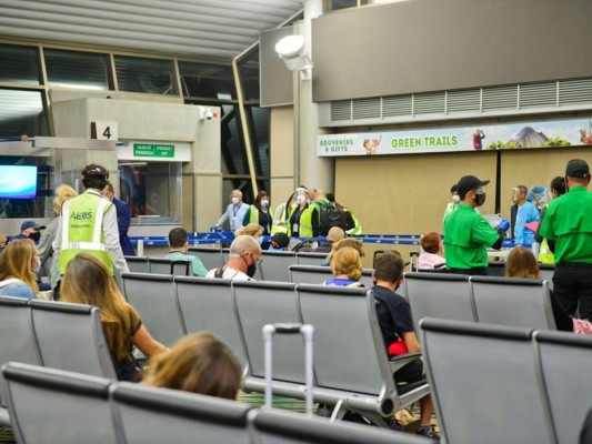 Costa Rica inició apertura de vuelos a turistas de EEUU