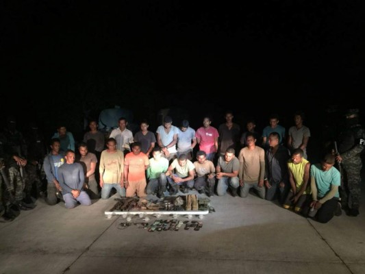 Detienen a 26 supuestos integrantes de una banda criminal en Gracias a Dios