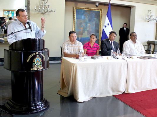 Gobierno de Honduras, agroindustriales y campesinos del Bajo Aguán suscriben acuerdo