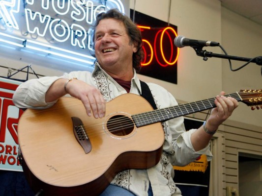Muere John Wetton, cantante y bajista del grupo de rock Asia