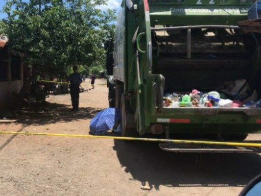 Niño muere atropellado por camión de basura en Cofradía, Cortés