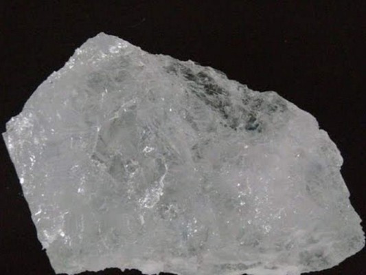 ¿Qué es la piedra de alumbre y para qué sirve?