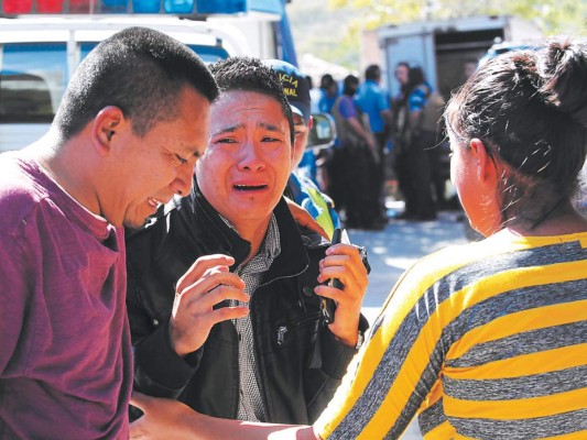 'Ay Dios mío, mi muchachito... cómo quería a mi cipote”