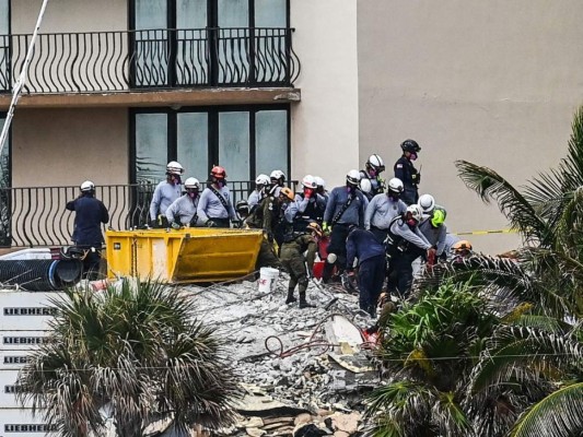 FOTOS: Sexto día de búsqueda de sobrevivientes tras colapso de edificio en Miami