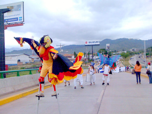 Cooperativas festejan con marcha más de 136 años de operaciones en Honduras