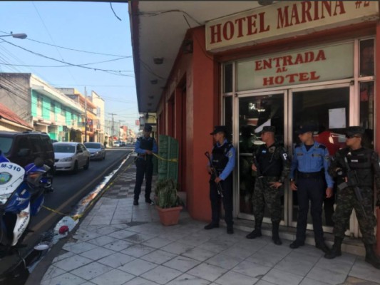 Dos hombres forcejearon con estadounidense antes de matarlo dentro de un hotel de SPS