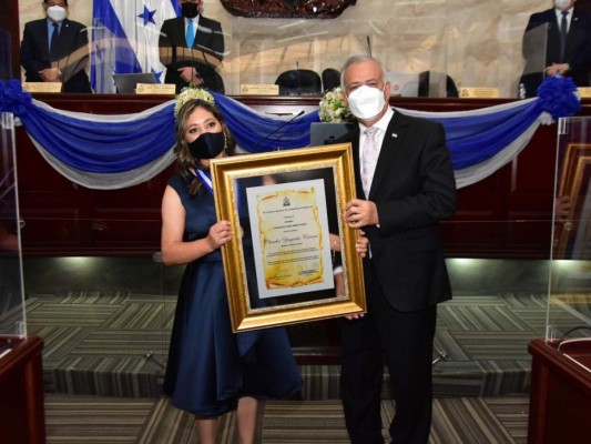 Premios Parlamentarios 2021: ellos fueron los periodistas galardonados